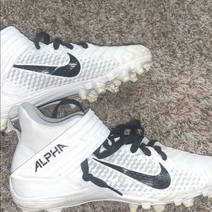 Nike Alpha Menace Varsity Cleats